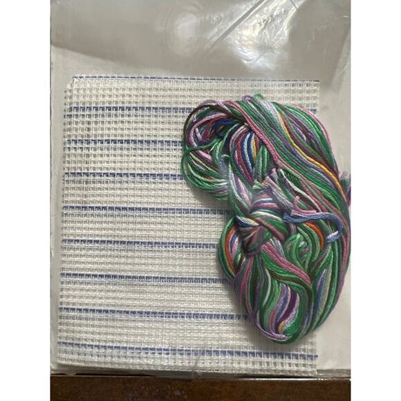 NWB Golden Bee Wearables To Cross-Stitch "Pansies" Spring Tear-Away Design - Picture 3 of 3